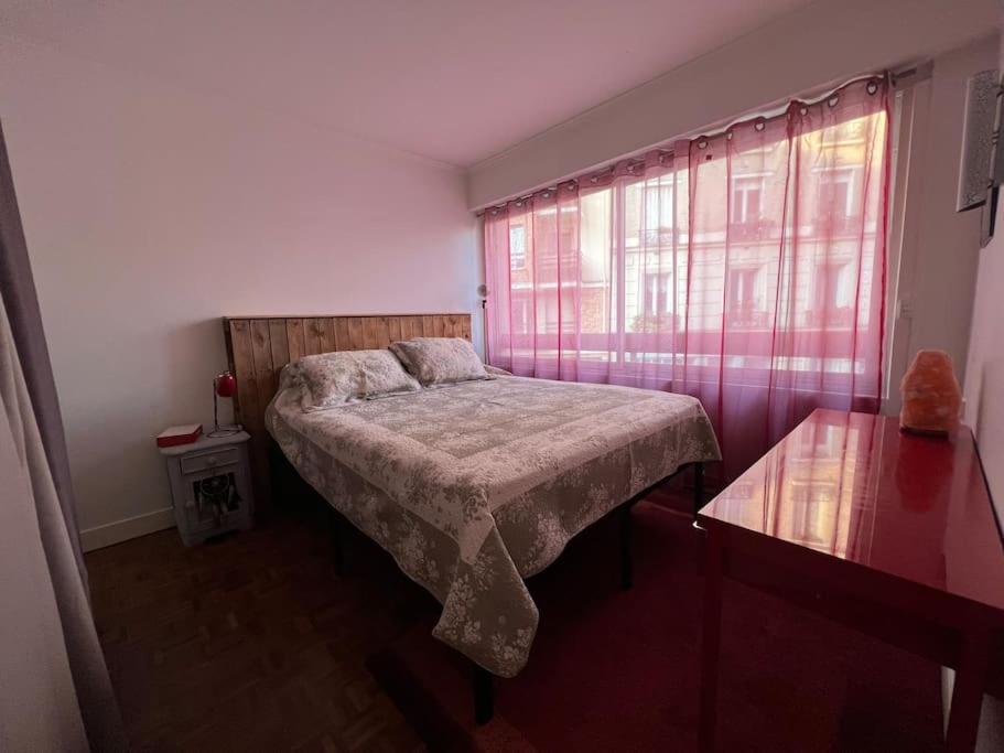 Grand Appartement Avec Balcon Et Parking Gratuit Sur Place 巴黎 外观 照片
