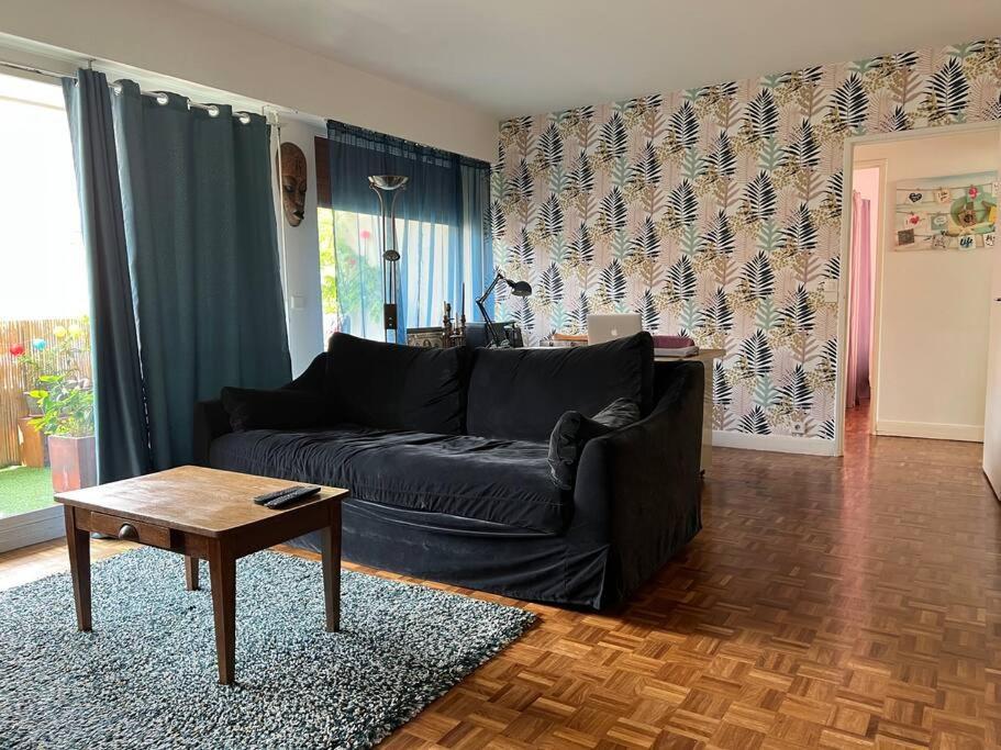 Grand Appartement Avec Balcon Et Parking Gratuit Sur Place 巴黎 外观 照片
