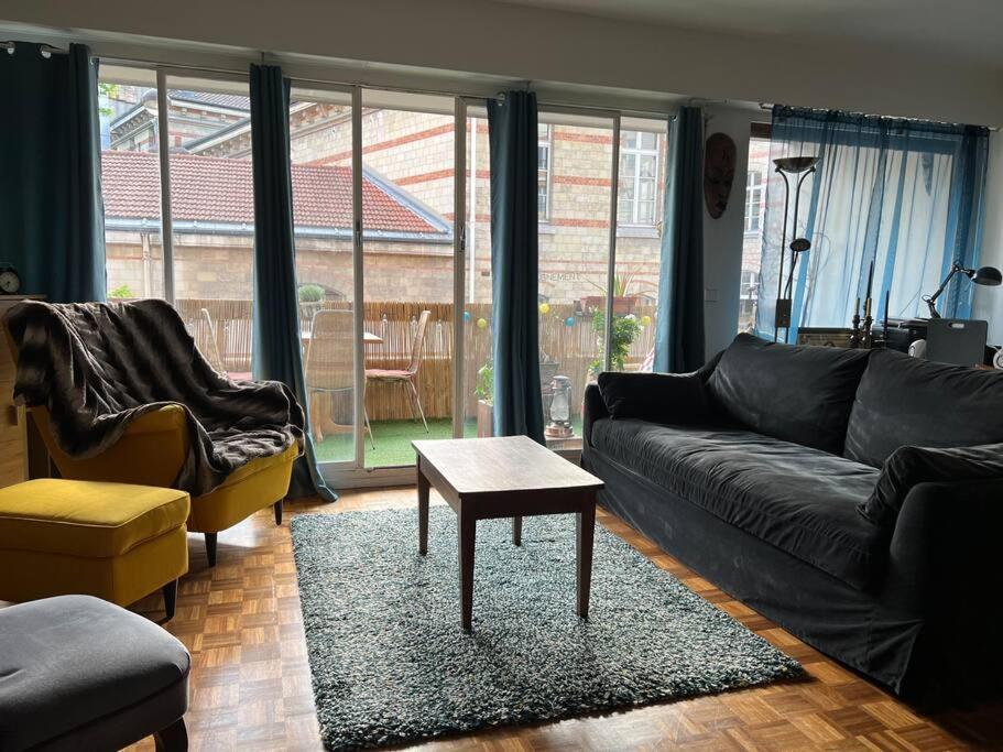 Grand Appartement Avec Balcon Et Parking Gratuit Sur Place 巴黎 外观 照片